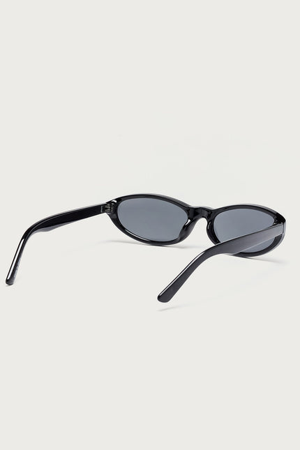 Alejandra Oval Sunglasses - Black