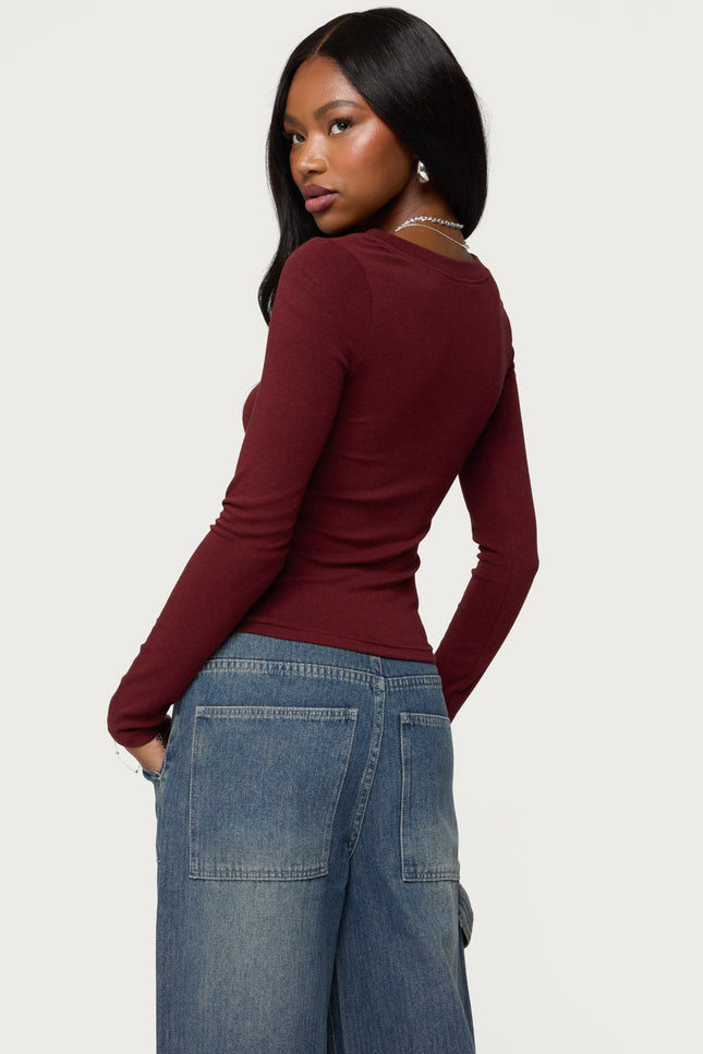 Larna V Neck Ribbed T Shirt - Burgundy