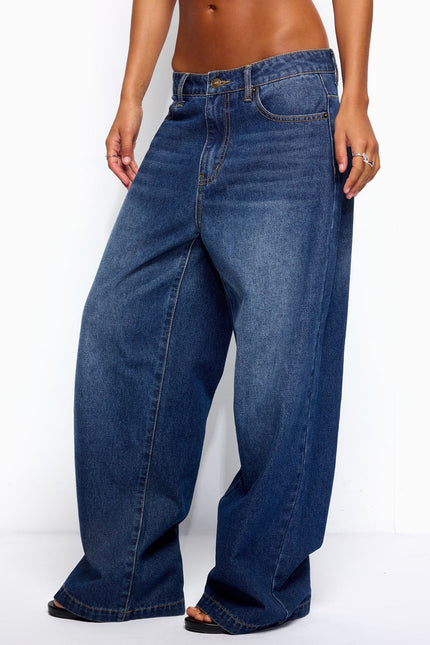 Nichol Low Rise Baggy Jeans - Medium Blue Washed